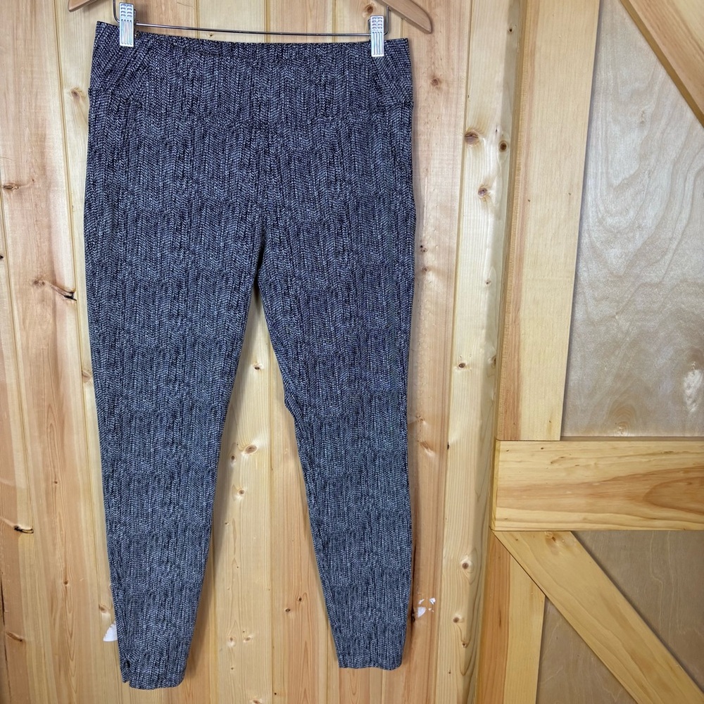 Athleta Delancey Skyline Tight Women’s large Black and White Pants Zip Ankle